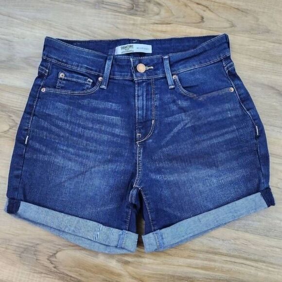 ☔️🔸️Levi's Blue Midrise Rolled Cuff Denim Shorts Size 2/26 - Picture 1 of 7